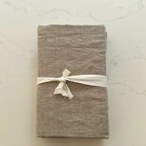 NWOT Pottery Barn Linen Hemstitch Standard Shams ~Set of 2 ~Eucalyptus Color